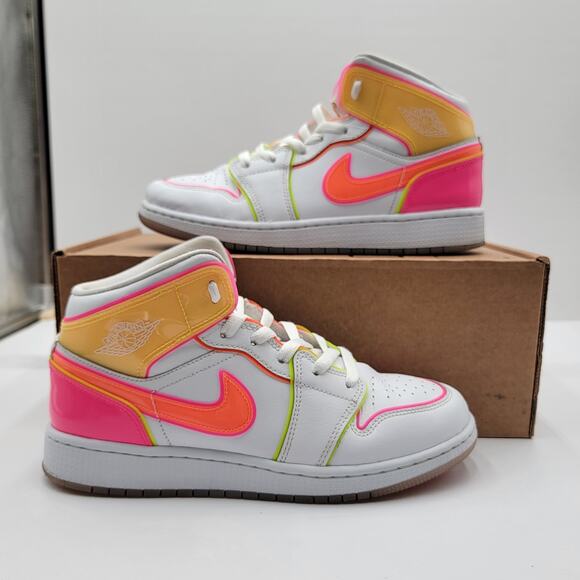 Nike Air Jordan 1 Mid SE GS 'Edge Glow' Sz 6.5Y/8W CV4611-100 (171)
